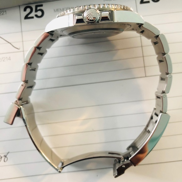 Rolex Hulk Submariner Date 116610LV, Full set 2017 - Picture 4 of 15